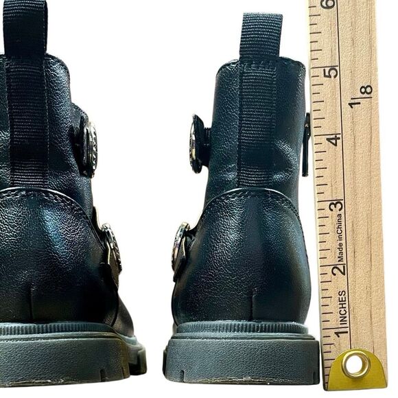 Cat & Jack Evie Lug Sole Black Ankle Boots 11 - Picture 4 of 14